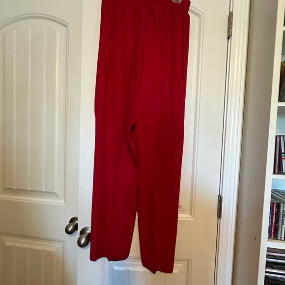 Red satin brocade dressy pant suit size 12 - Picture 3 of 6